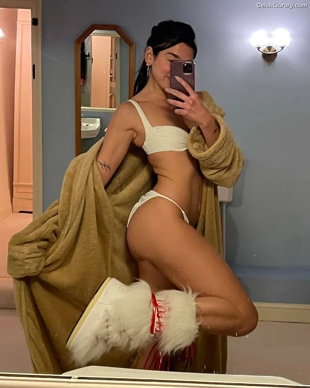 Dua Lipa photo 19 of 7804