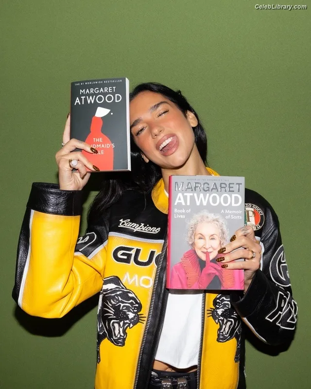 Dua Lipa photo 2 of 7804