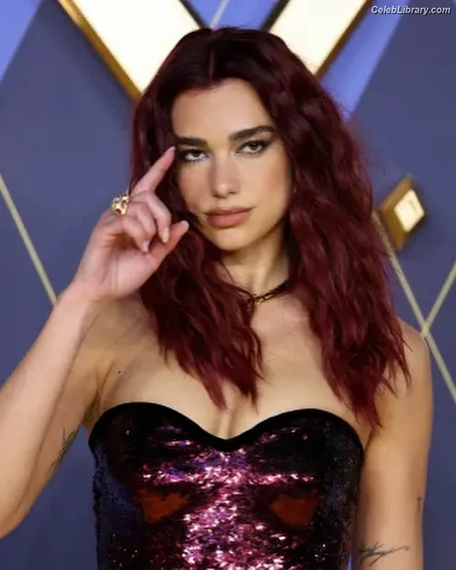 Dua Lipa photo 9 of 7804