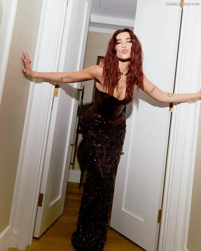 Dua Lipa photo 11 of 7804