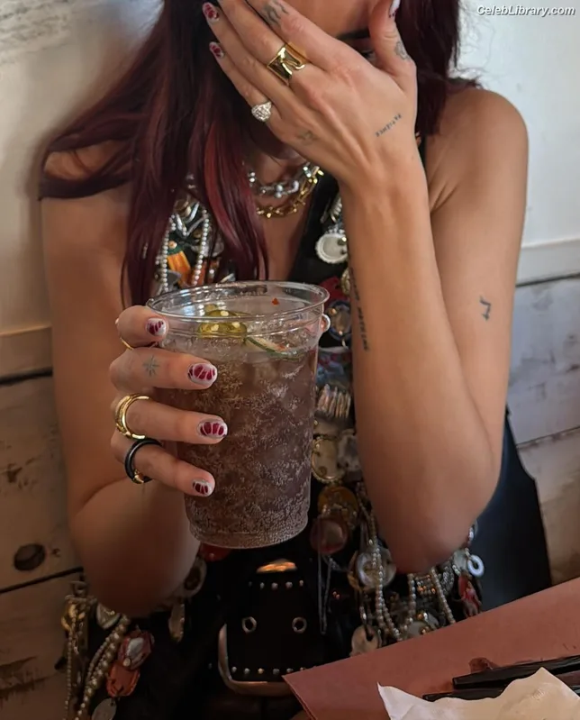 Dua Lipa photo 23 of 7804