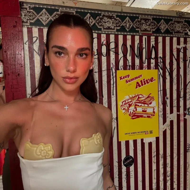 Dua Lipa photo 14 of 7804