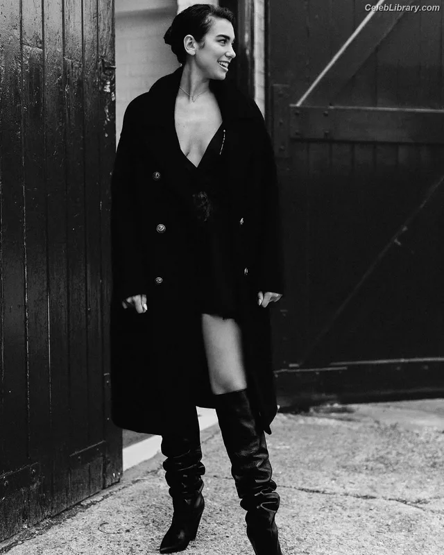 Dua Lipa photo 15 of 7804