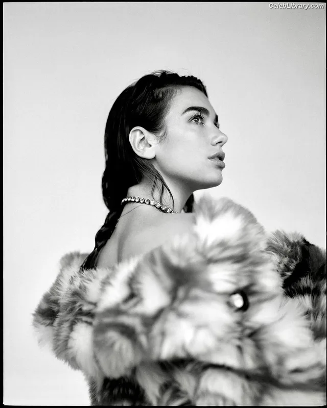 Dua Lipa photo 17 of 7804