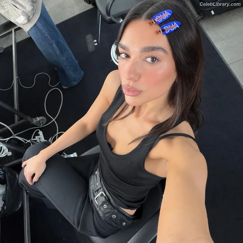 Dua Lipa photo 16 of 7804