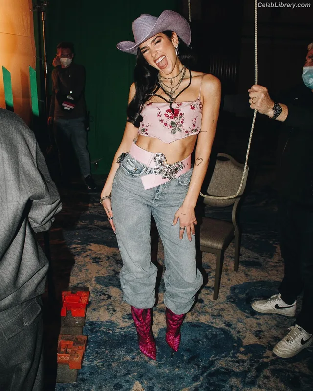 Dua Lipa photo 7 of 7804