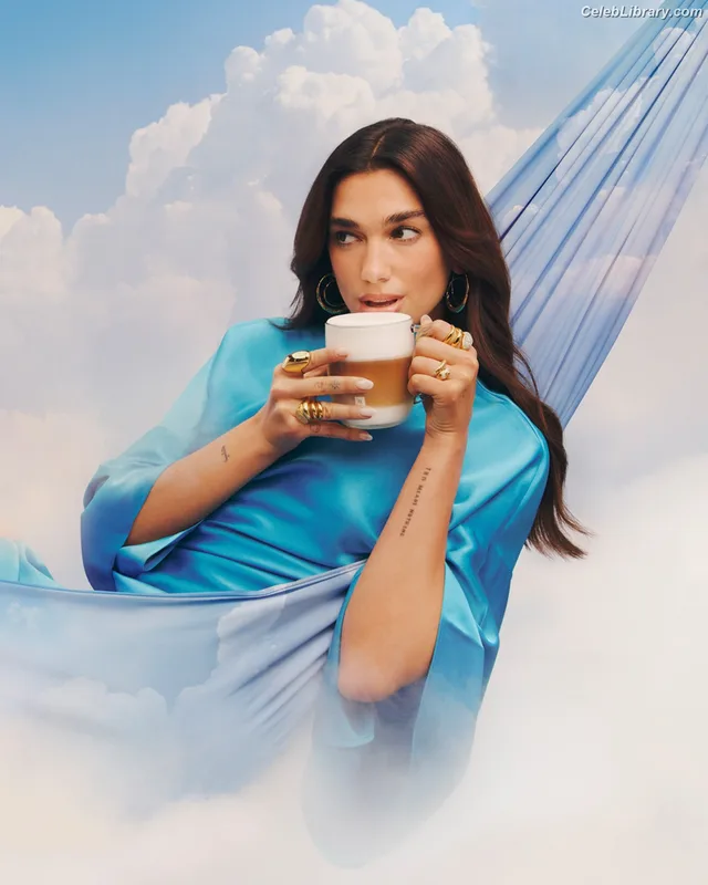 Dua Lipa photo 9 of 7804