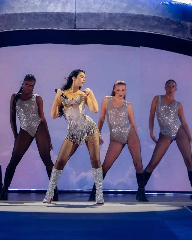 Dua Lipa photo 14 of 7804