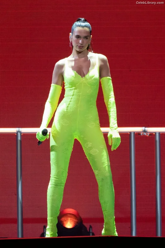 Dua Lipa photo 3 of 7804