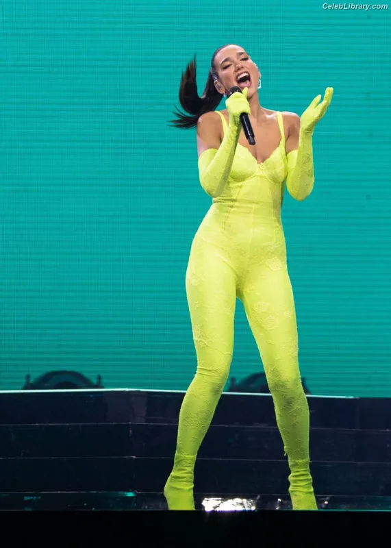 Dua Lipa photo 5 of 7804