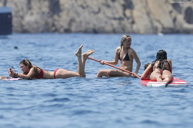 Dua Lipa photo 20 of 7804
