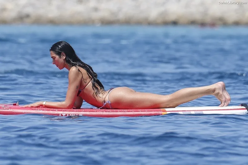Dua Lipa photo 8 of 7804