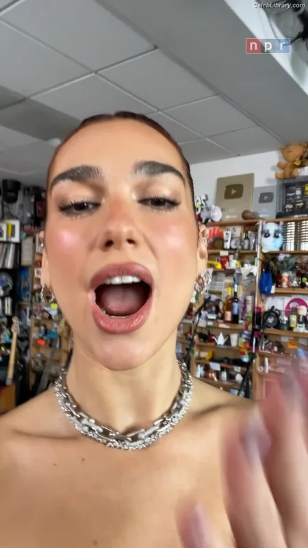 Dua Lipa photo 14 of 7804