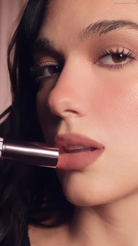 Dua Lipa photo 17 of 7804