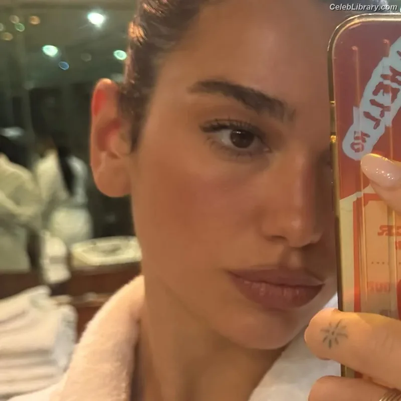 Dua Lipa photo 20 of 7804