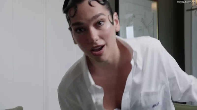 Dua Lipa photo 21 of 7804