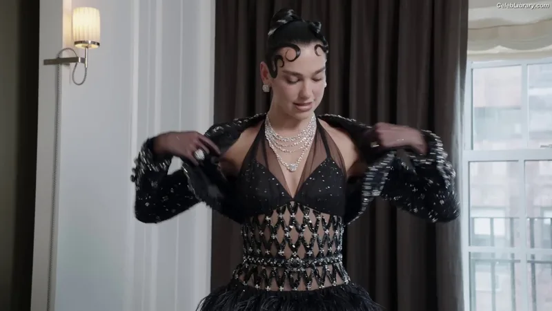 Dua Lipa photo 2 of 7804