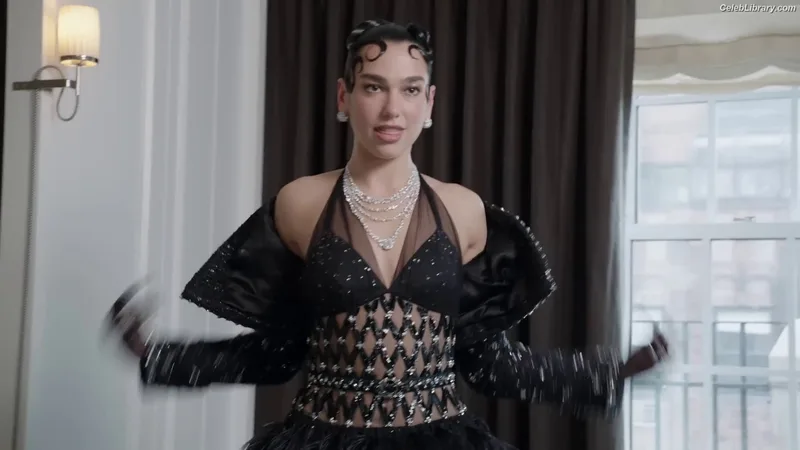 Dua Lipa photo 3 of 7804
