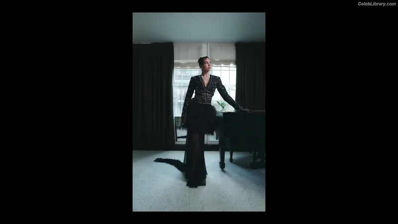 Dua Lipa photo 14 of 7804