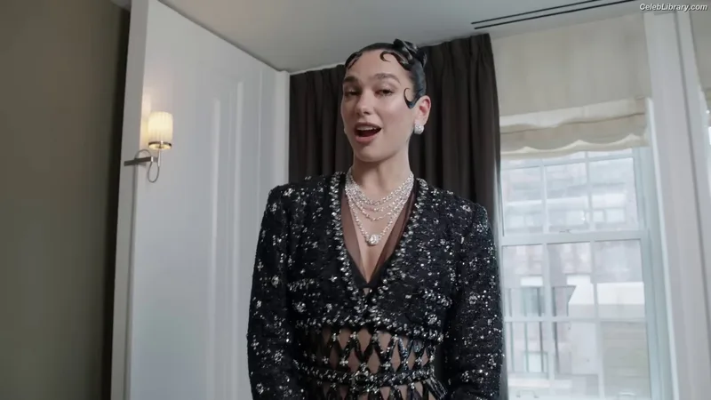 Dua Lipa photo 16 of 7804