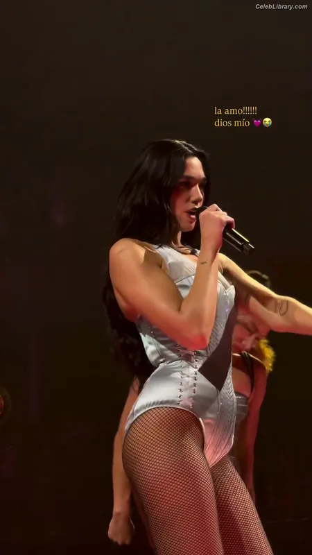 Dua Lipa photo 1 of 7804
