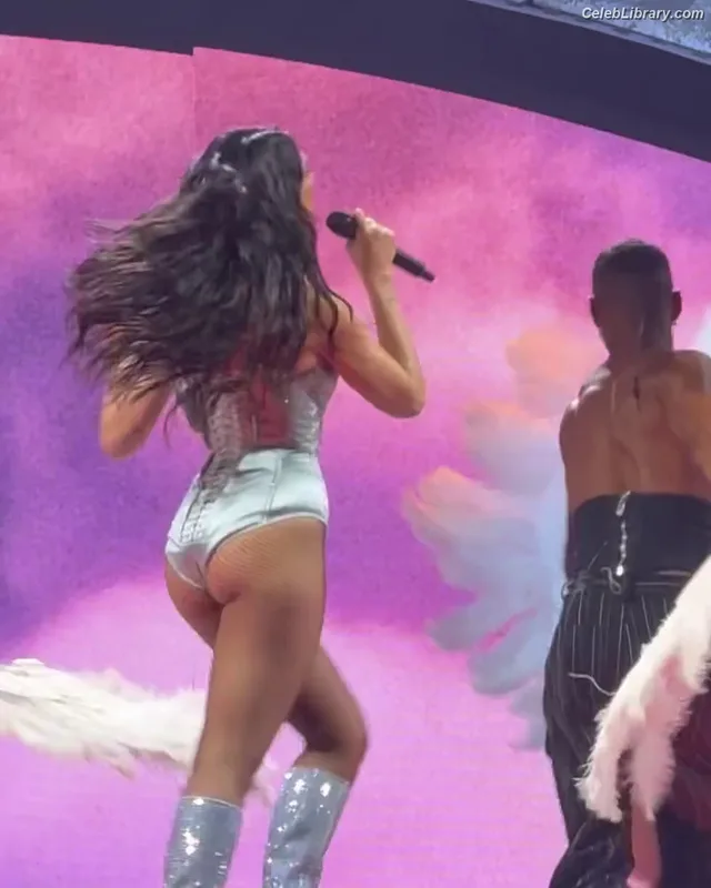 Dua Lipa photo 3 of 7804