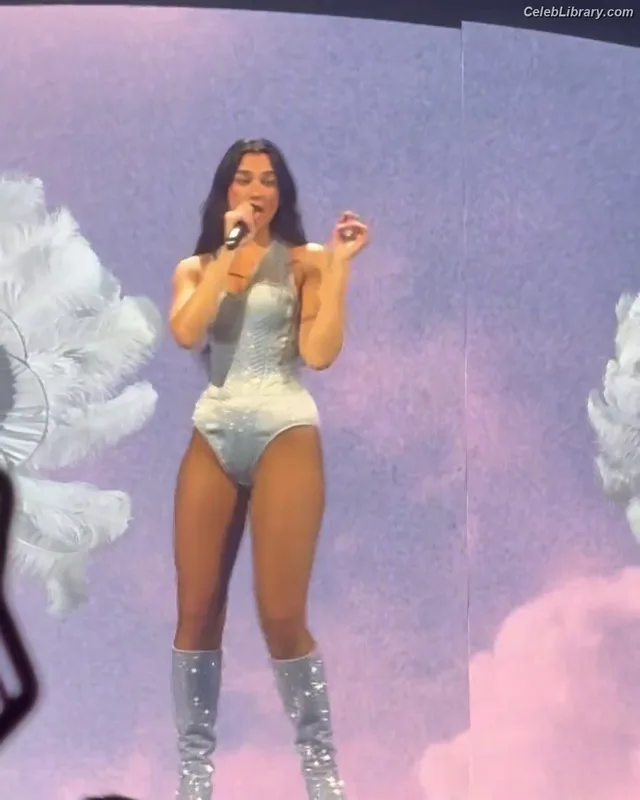 Dua Lipa photo 11 of 7804