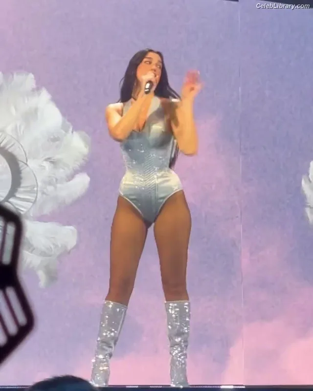 Dua Lipa photo 12 of 7804