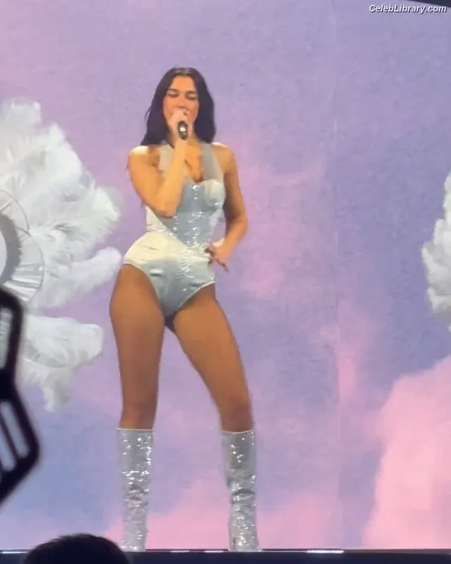 Dua Lipa photo 13 of 7804