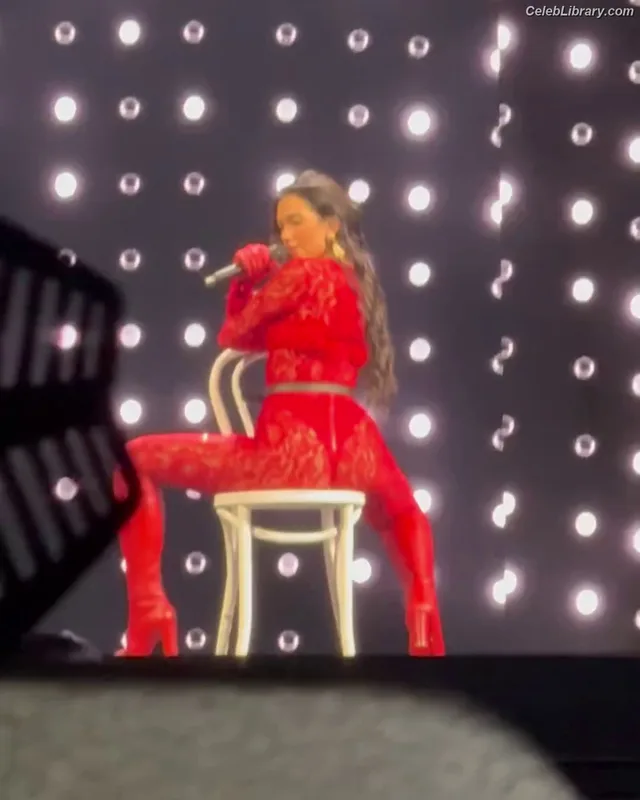 Dua Lipa photo 15 of 7804