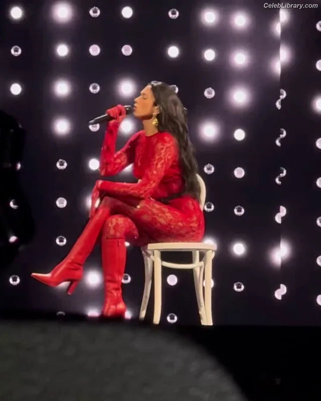 Dua Lipa photo 18 of 7804