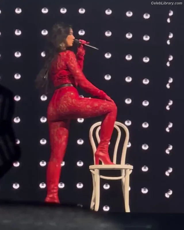Dua Lipa photo 23 of 7804