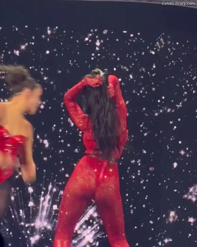 Dua Lipa photo 2 of 7804
