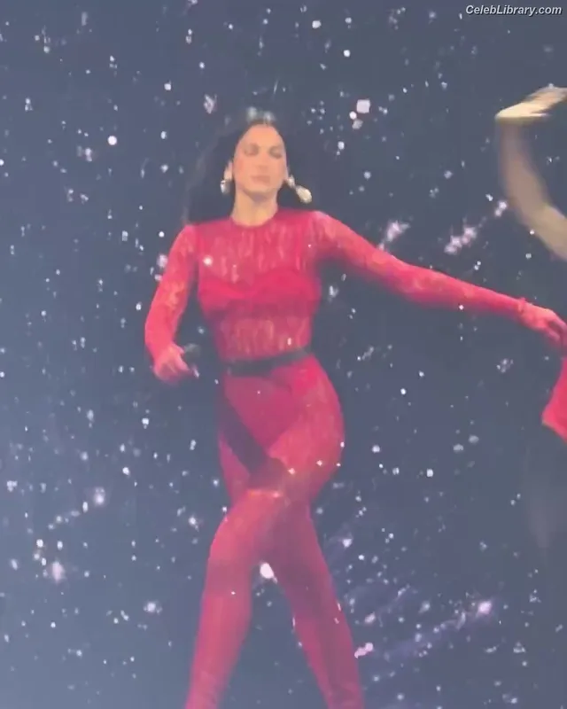 Dua Lipa photo 5 of 7804