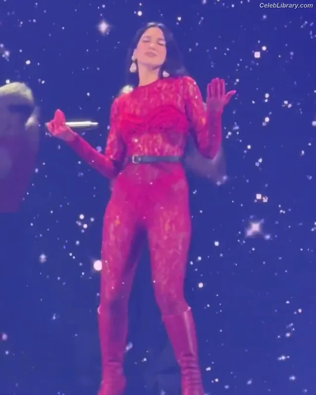Dua Lipa photo 10 of 7804
