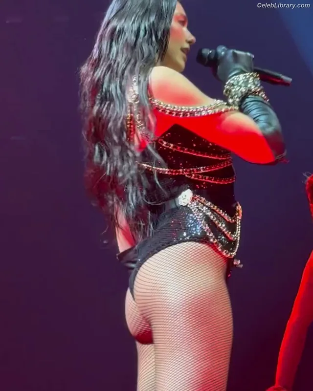 Dua Lipa photo 11 of 7804