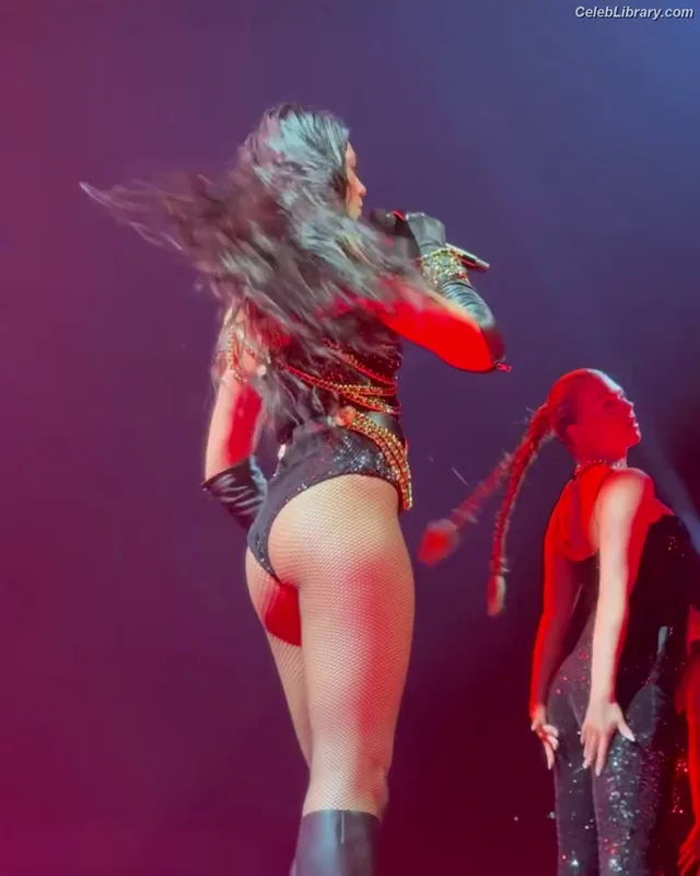 Dua Lipa photo 16 of 7804