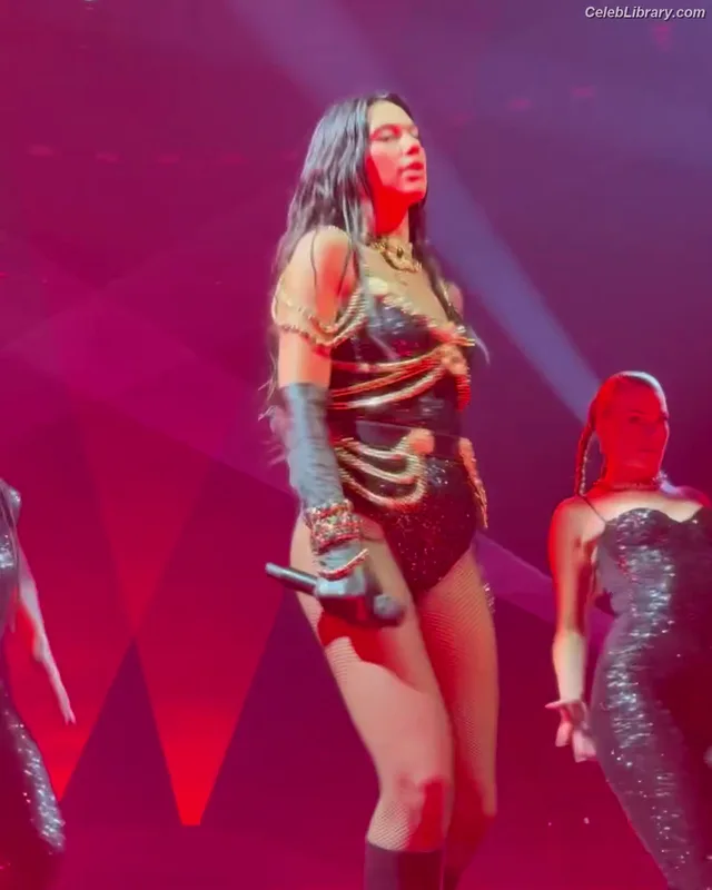 Dua Lipa photo 17 of 7804