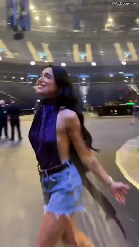 Dua Lipa photo 2 of 7804