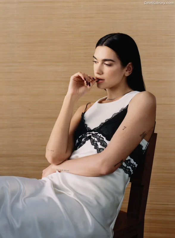 Dua Lipa photo 6 of 7804