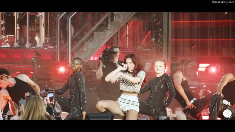Dua Lipa photo 14 of 7804