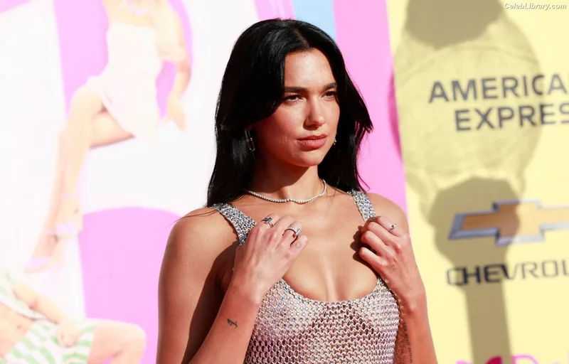 Dua Lipa photo 13 of 7804