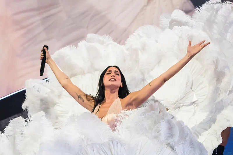 Dua Lipa photo 4 of 7804