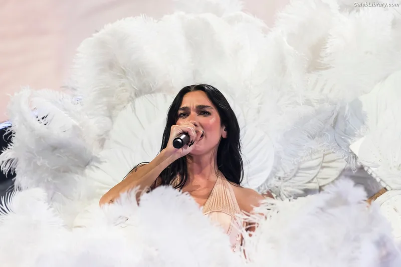 Dua Lipa photo 5 of 7804
