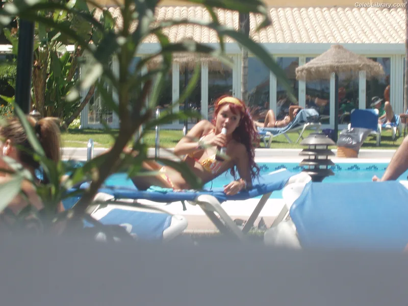 Dulce Maria photo 5 of 28