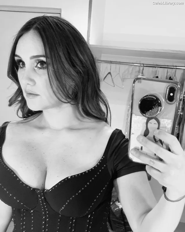 Dulce Maria photo 7 of 28