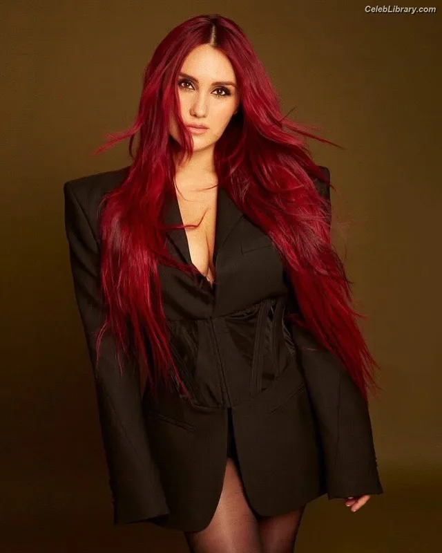 Dulce Maria photo 13 of 28