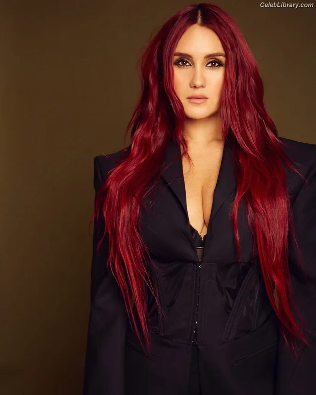 Dulce Maria photo 14 of 28