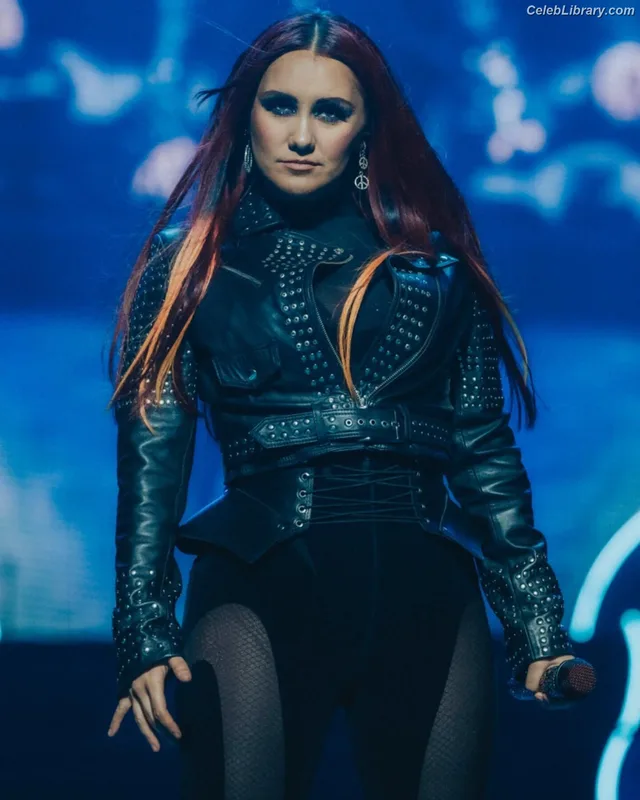 Dulce Maria photo 1 of 28