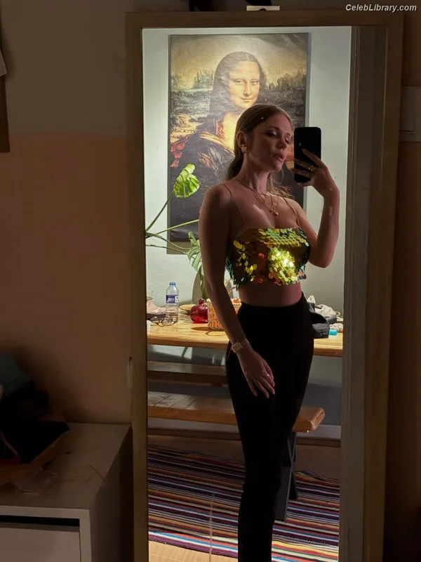 Ecem Karavus photo 10 of 130